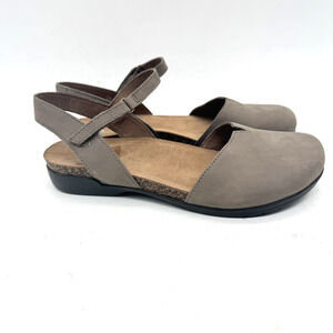 Dansko Rowan Leather Closed Toe Sandals Shoes Size 38 7.5/8 Taupe Comfort